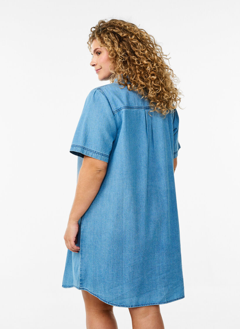 Denim skjortekjole med korte ermer, Light Blue Denim, Model
