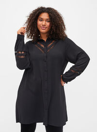 Lang skjorte med blondedetaljer, Black, Model