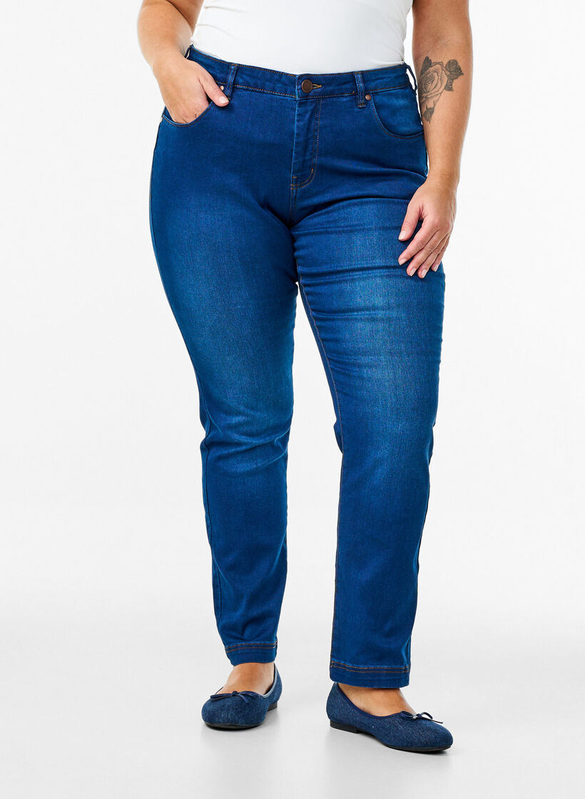 Slim fit Emily jeans med normal midje, Blå, Model image number 2