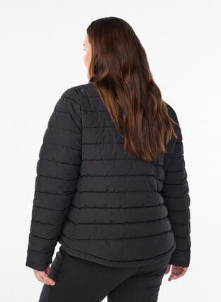 Zizzi Sporty polstret jakke med høy krage og lommer, Black, Model image number 1