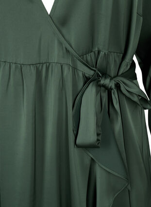 Zizzi Omslagskjole i sateng med lange ermer, Duck Green, Packshot image number 2