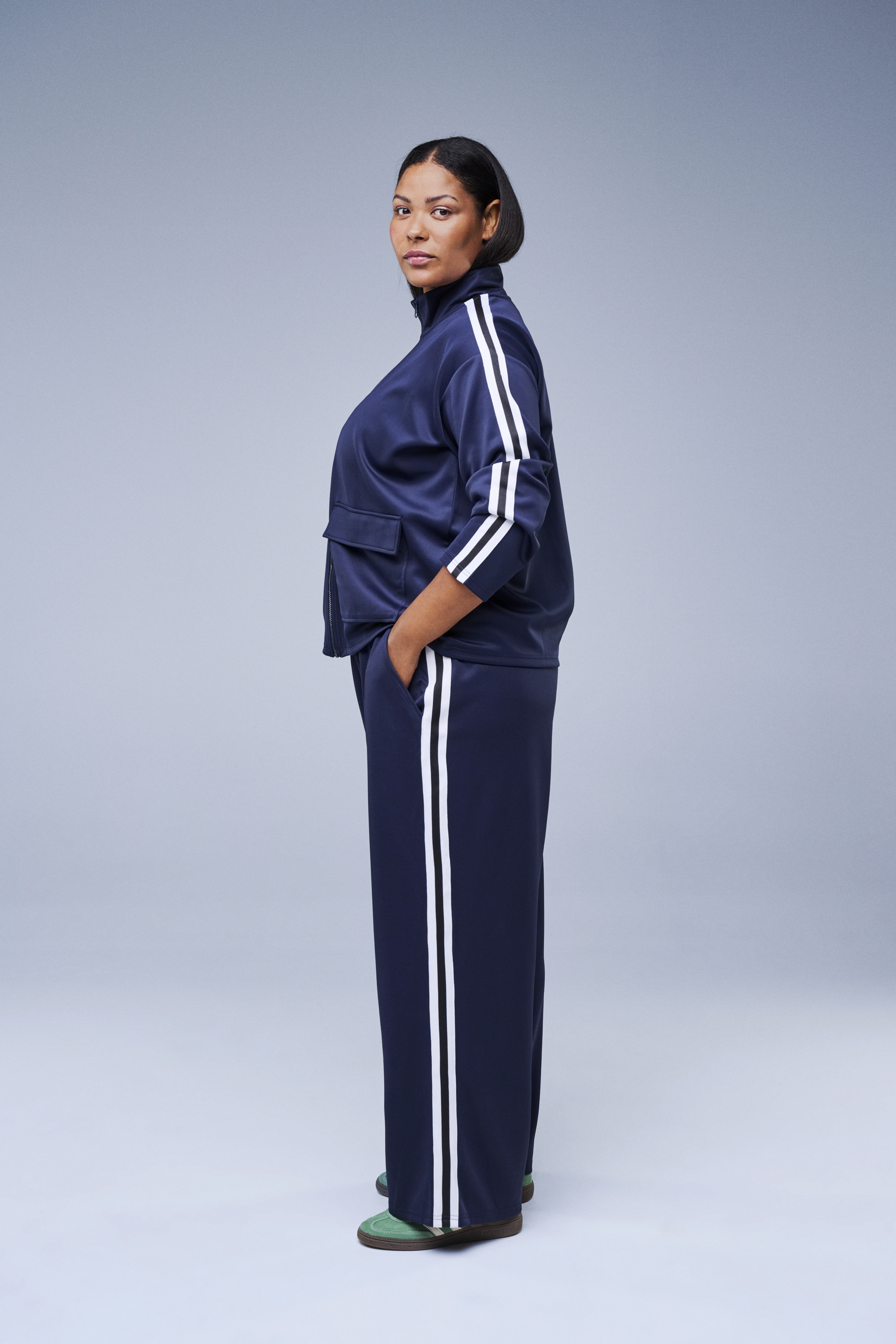 Treningssett med sporty striper, , Model