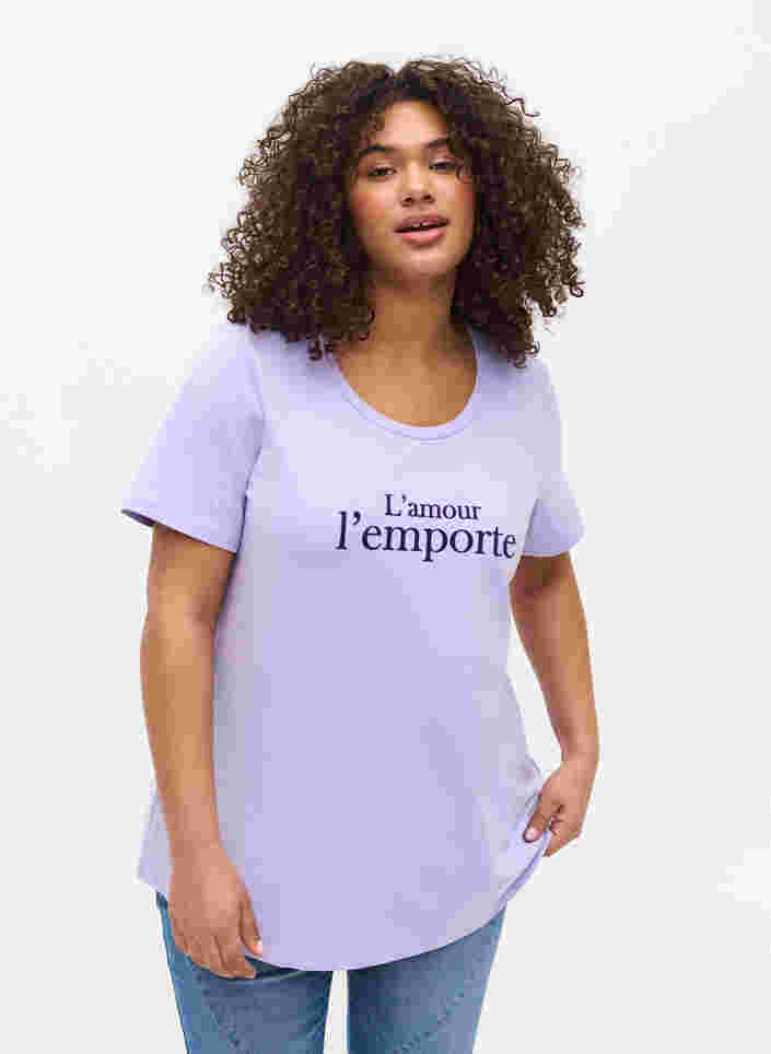 Kortermet T-skjorte i bomull med mønster, Lavender LAMOUR, Model