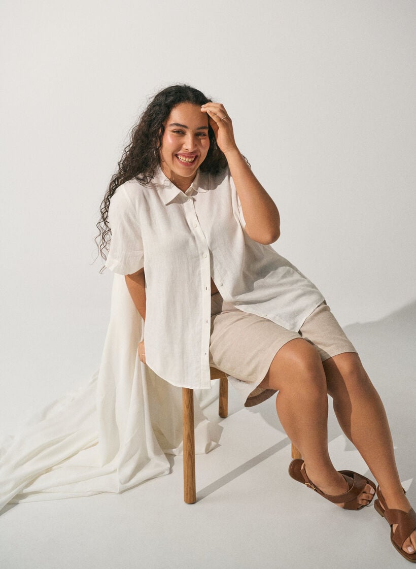 H&oslash;ymidjede shorts i lin og viskose, Beige, Image image number 0