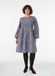 Viskosekjole med smock og heldekkende m&oslash;nster, Bl&aring;, Model image number 1