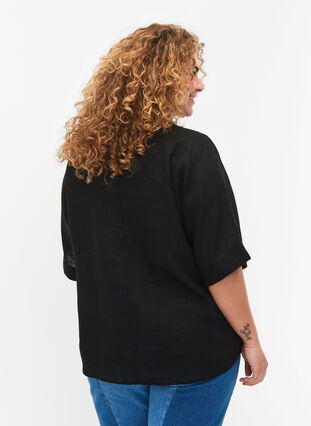 Kortermet Bluse i 100 % lin, Black, Model image number 1