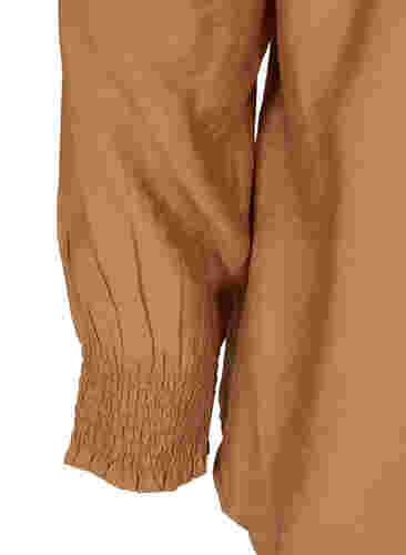 Skjorte i viskose med smock-ermer, Almond, Packshot image number 3