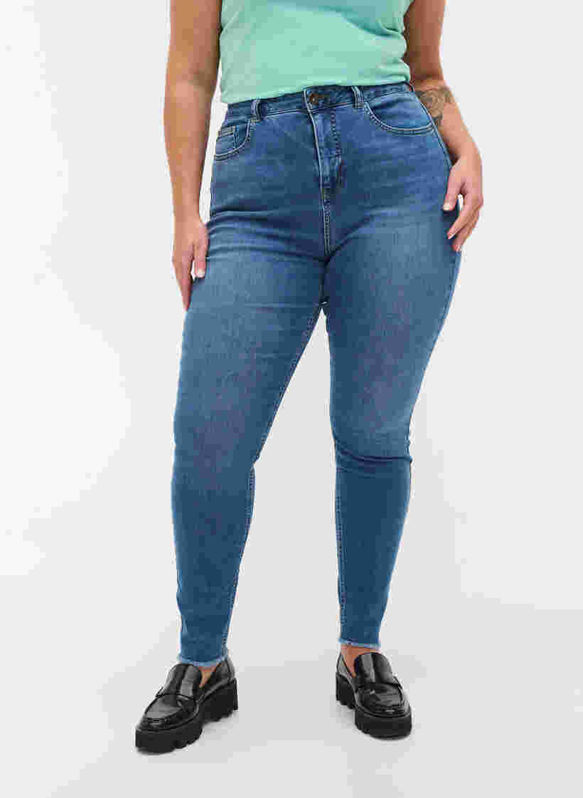 Bea jeans med et ekstra høyt liv, Blue denim, Model image number 2