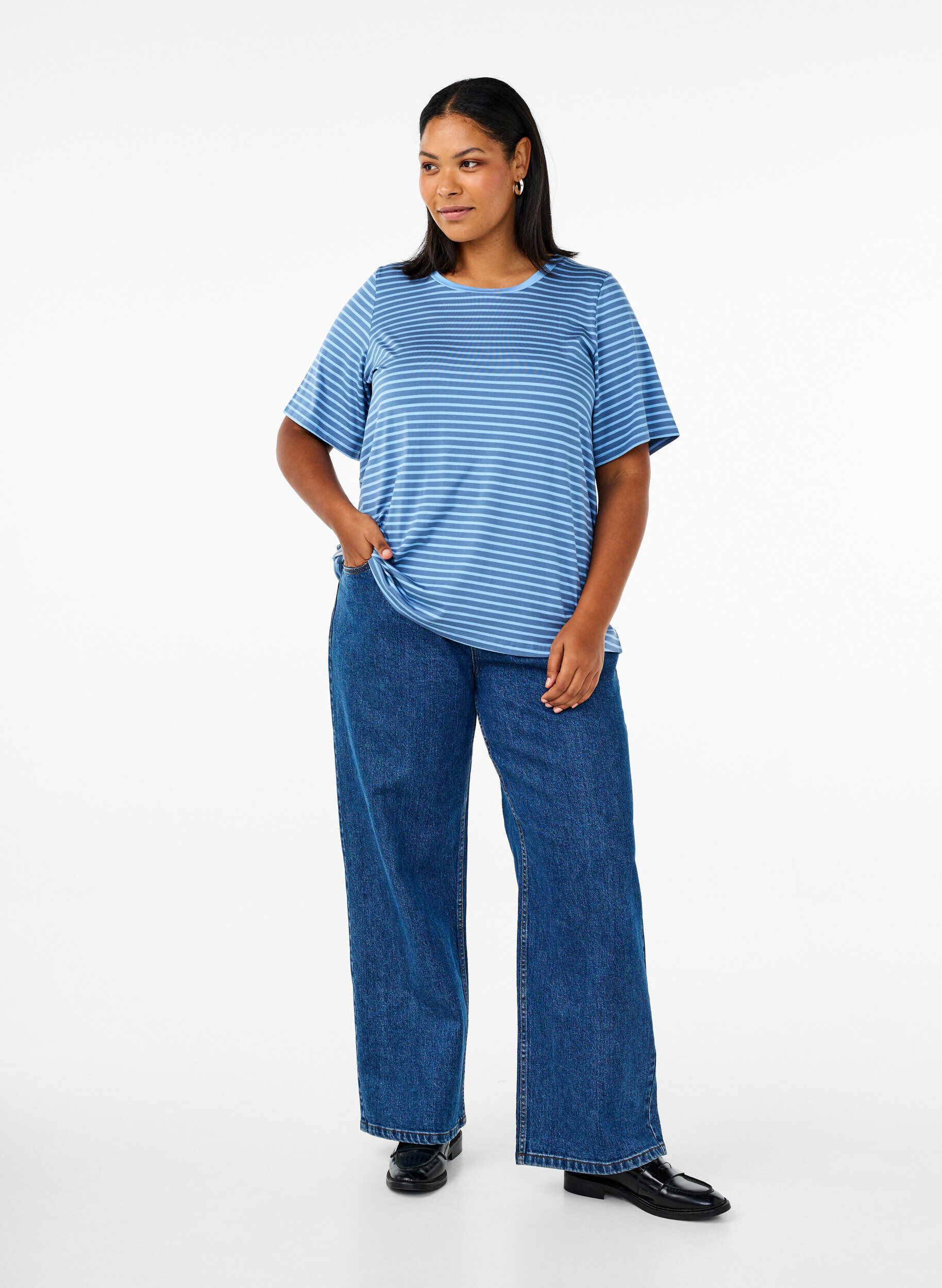 Zizzi T-skjorte med TENCEL&trade; Lyocell og striper, Bl&aring;, Model image number 1