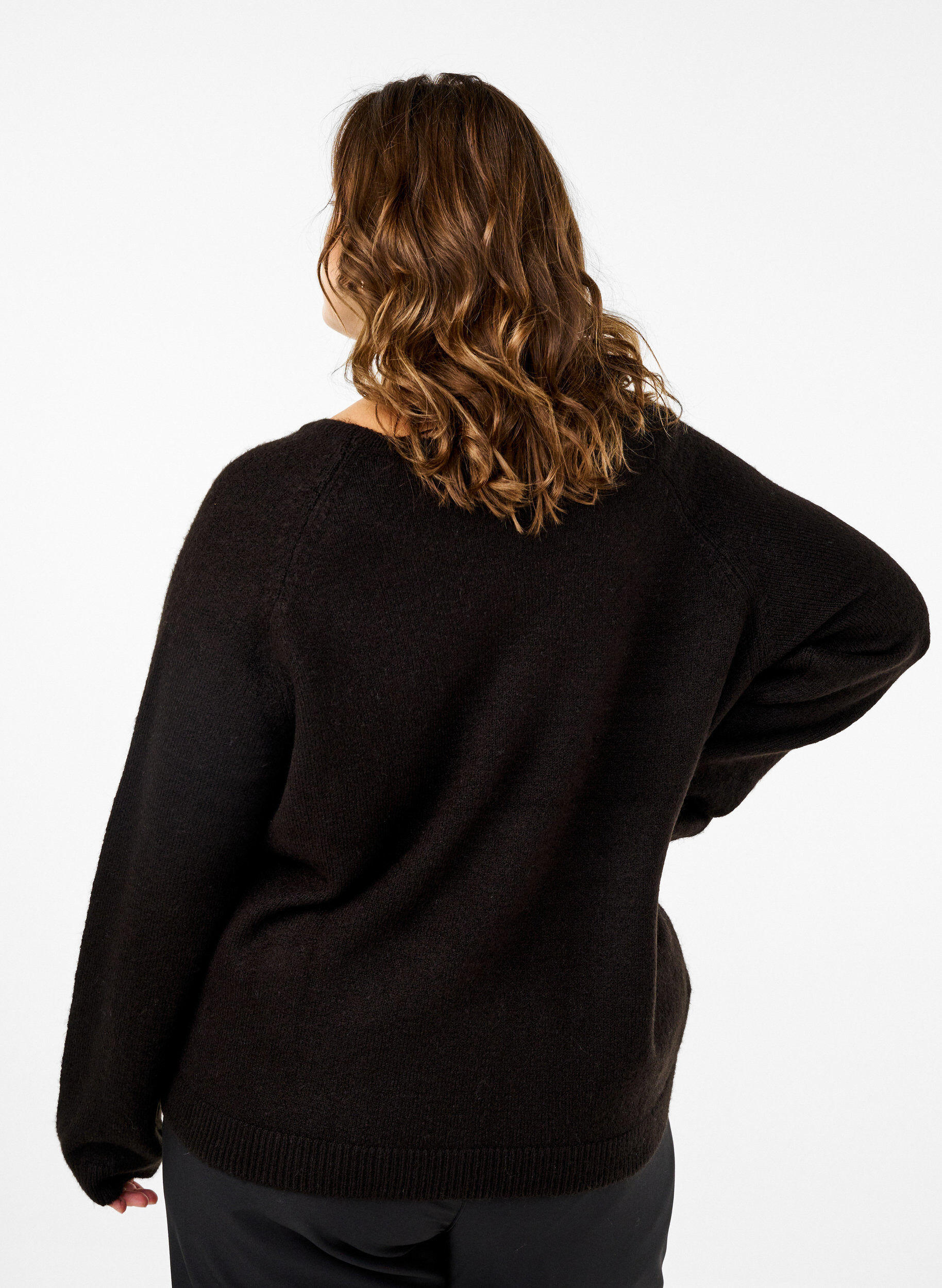 Zizzi L&oslash;stsittende, strikket bluse med rund hals, Black, Model image number 1