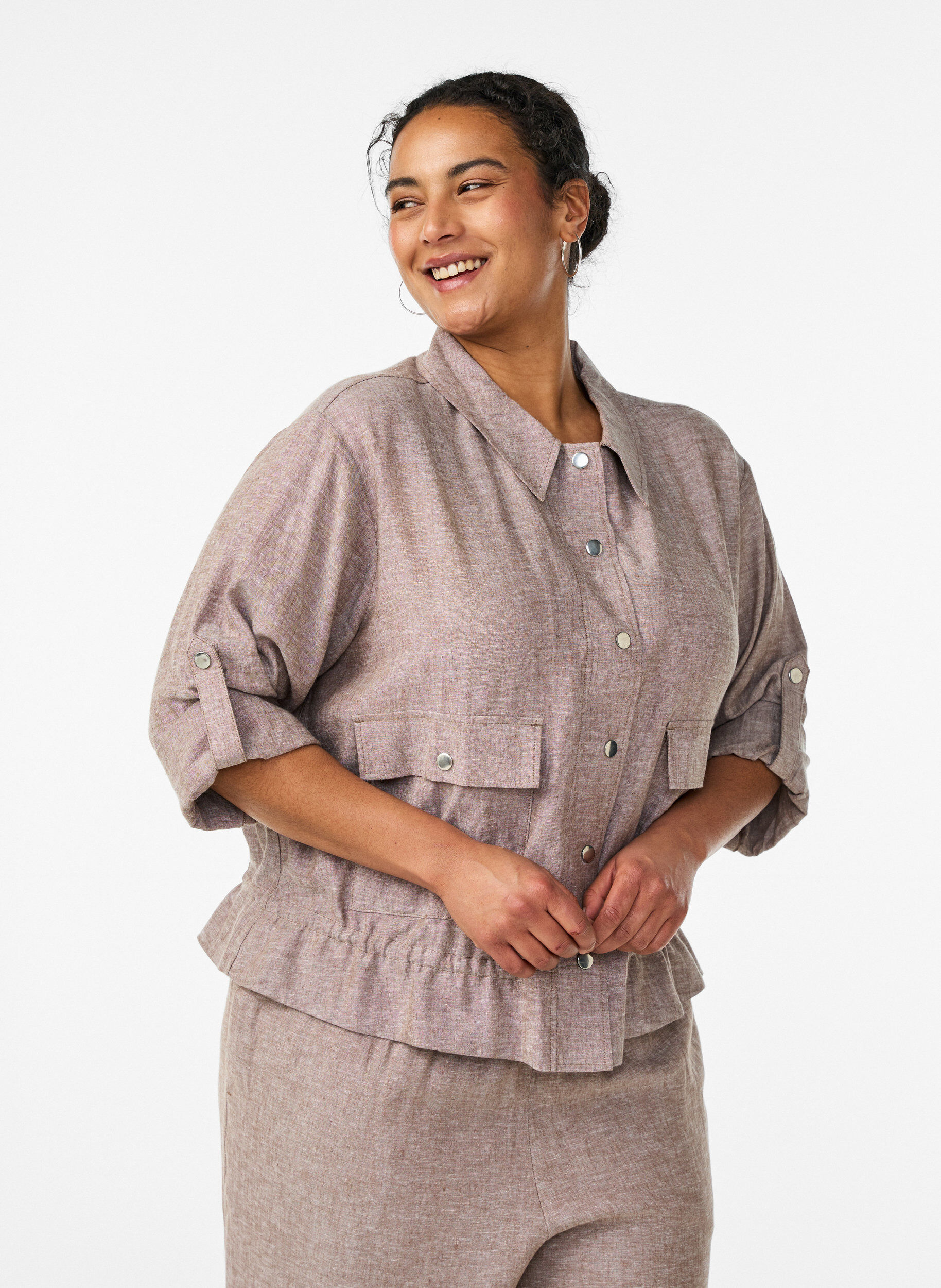 Zizzi Skjorte-bluse i lin og viskose med justerbar midje, Brun, Model image number 0