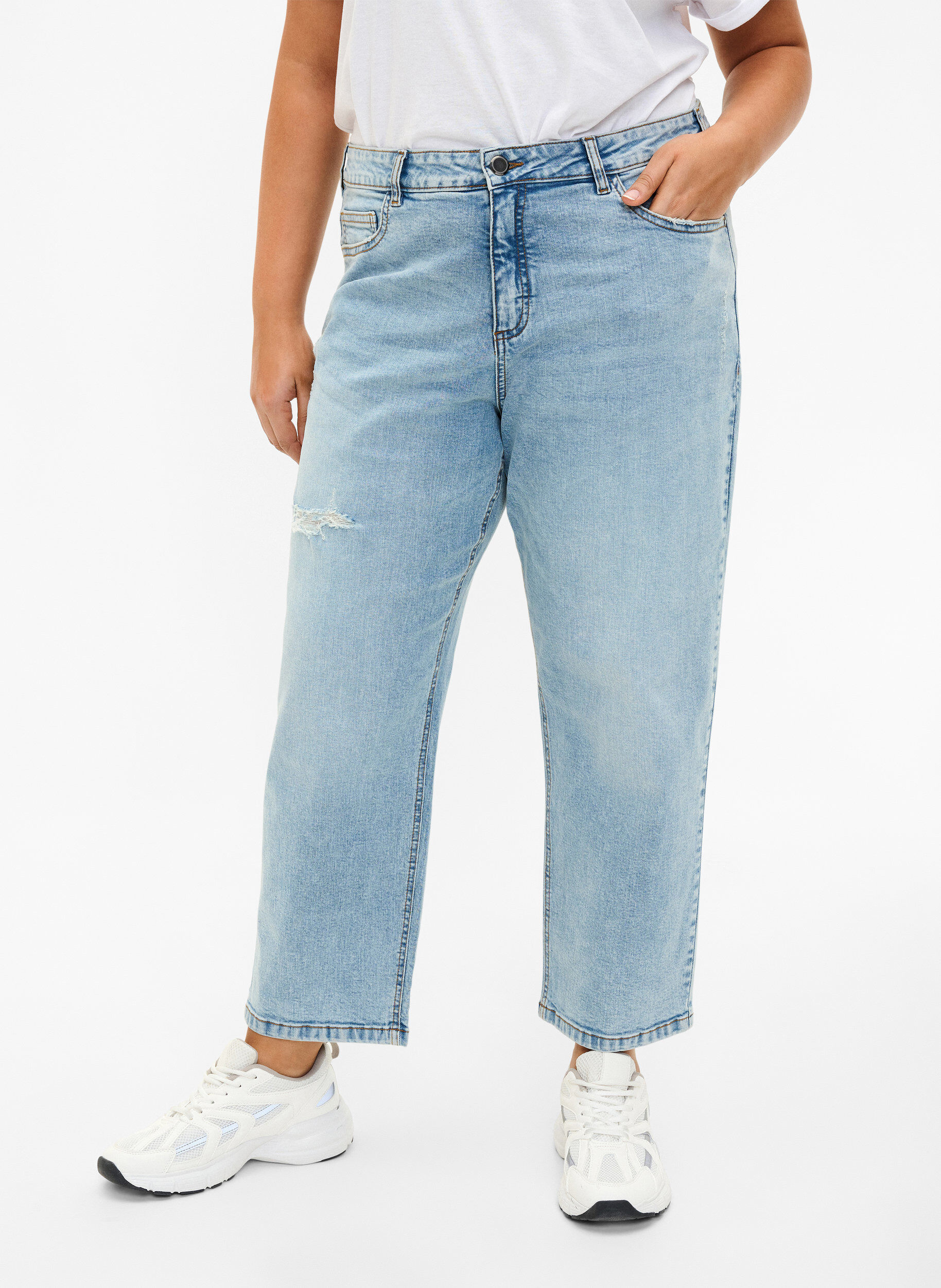Zizzi Cropped Vera jeans med destroy-detaljer	, Blue Denim, Model image number 2