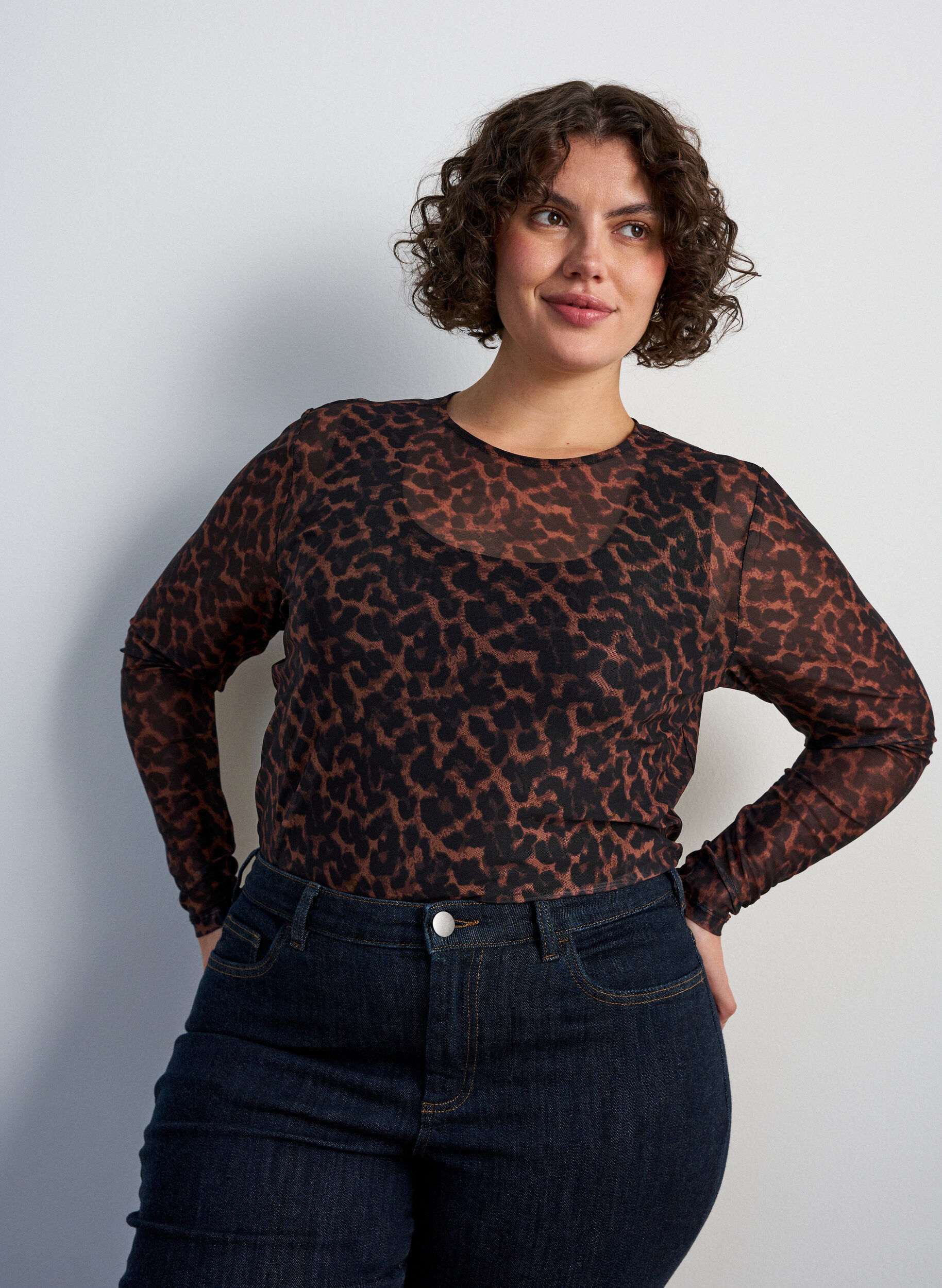 Mesh bluse med trykk, Brun, Model