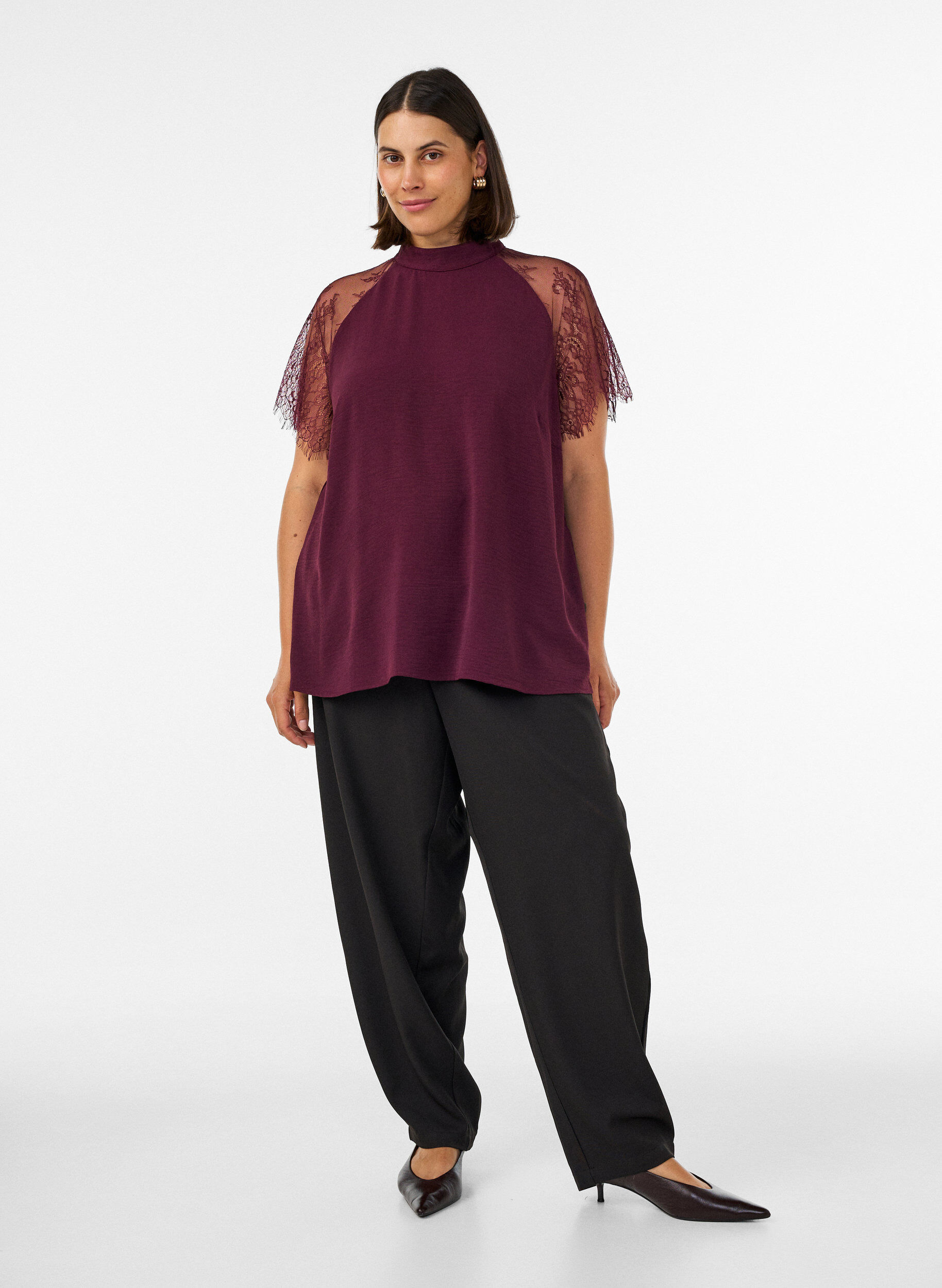 ZizziBluse med korte blondeermer og h&oslash;y hals, R&oslash;d, Model image number 1