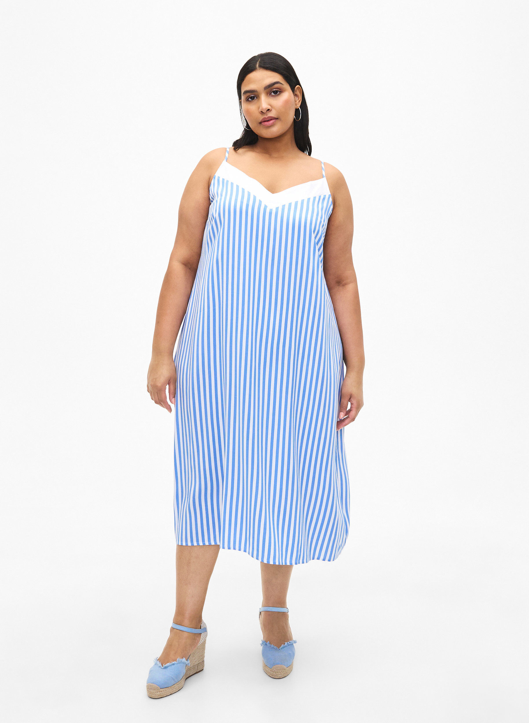 Zizzi FLASH - Stripete kjole med stropper i viskose, L. Blue White Stripe, Model image number 0