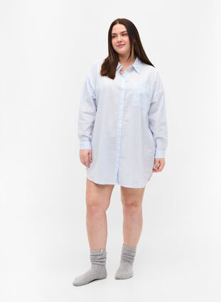 Stripete nattskjorte i bomull, White w. Blue Stripe, Model image number 2