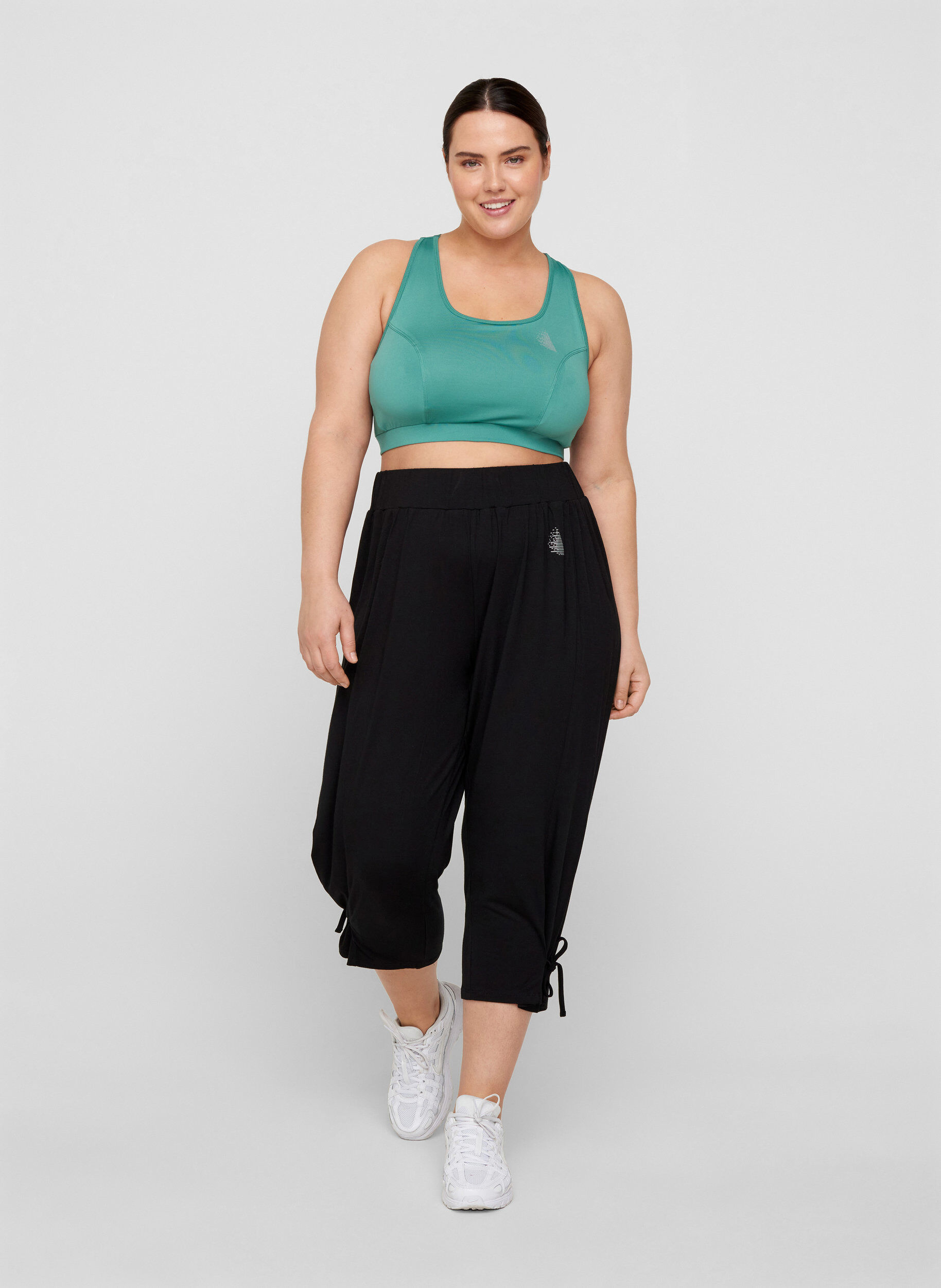 Zizzi Sports-BH med ryggdetaljer, Deep Sea, Model image number 2