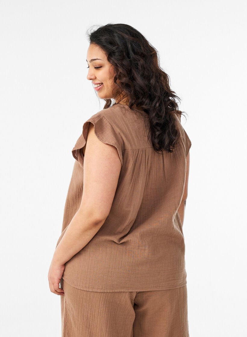 Ermel&oslash;s topp i bomullsmusselin med volanger, Brun, Model image number 2