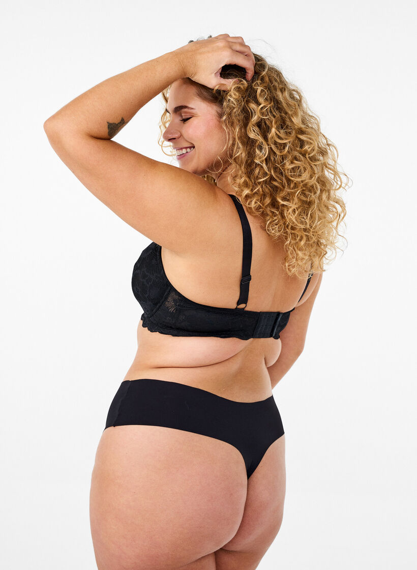 Heldekkende BH med blonder, Svart, Model image number 2