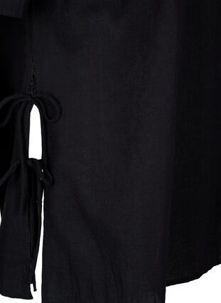 Kortermet bluse i bomullsblanding med lin og blondedetaljer, Black, Packshot image number 3
