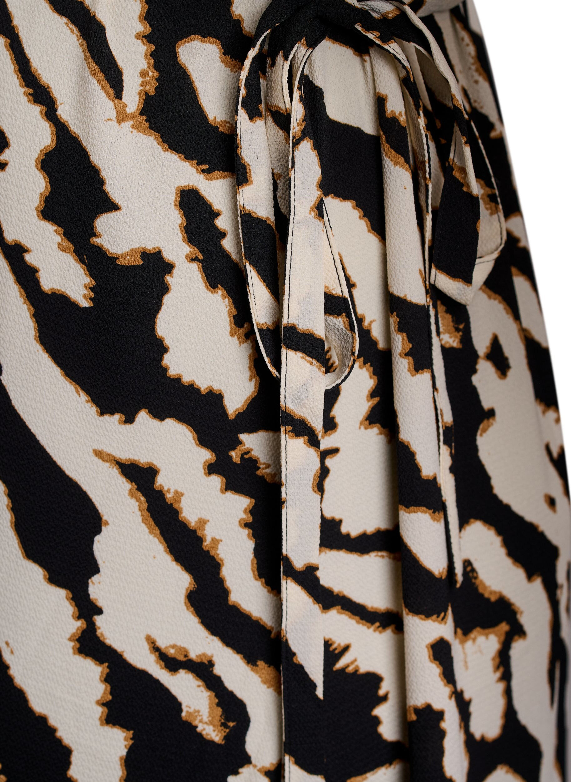 Zizzi Omslagskjole med trykk og korte ermer, Svart, Packshot image number 3