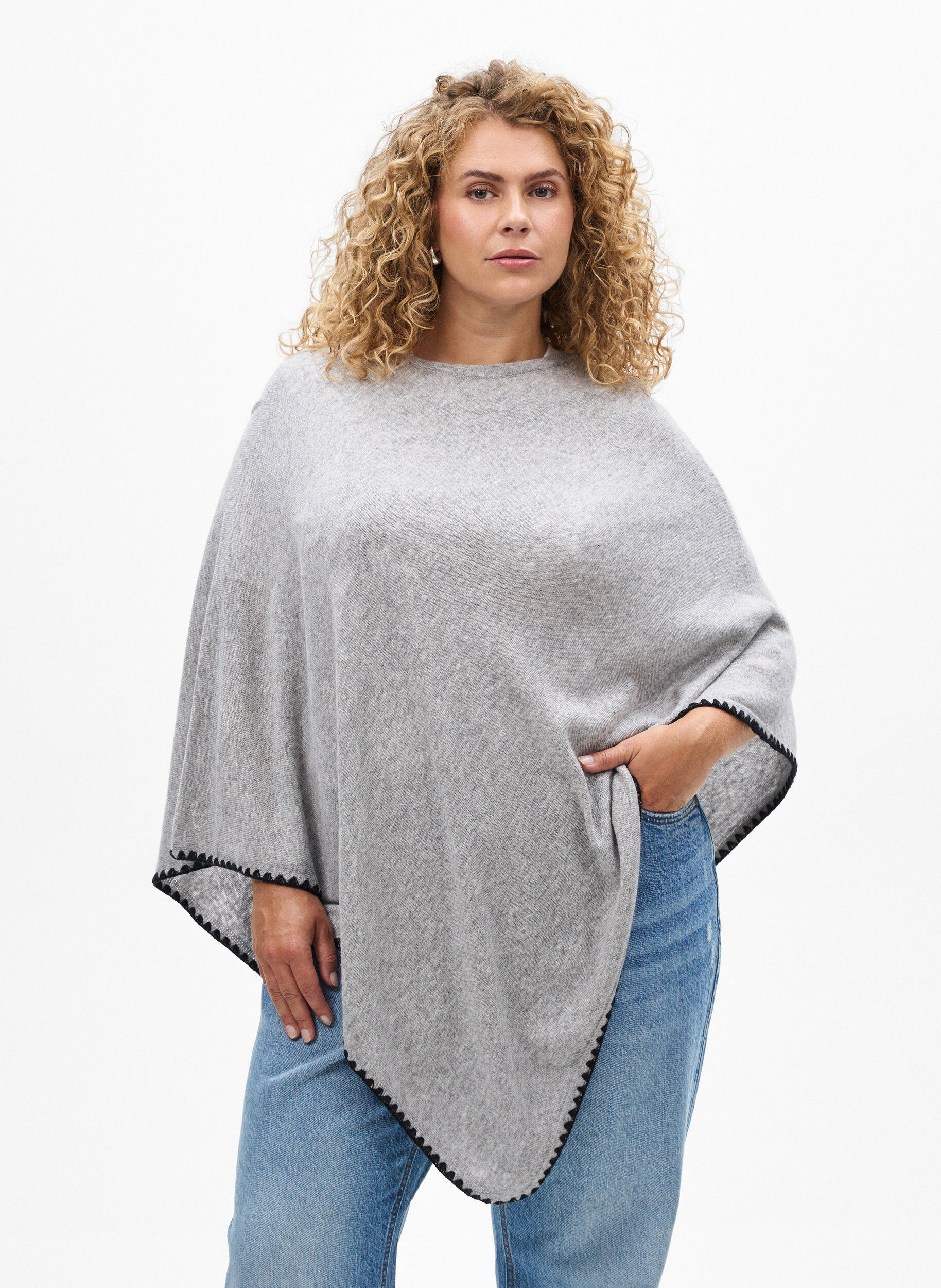 ZizziFinstrikket poncho, Gr&aring;, Model image number 0