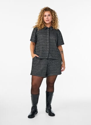 Zizzi Bouclé skjorte bluse med korte ermer, Svart, Model image number 1