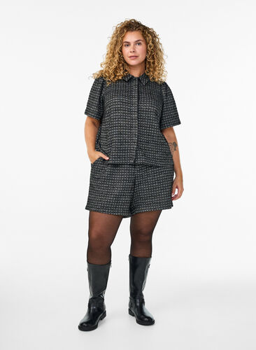Zizzi Bouclé skjorte bluse med korte ermer, Svart, Model image number 1