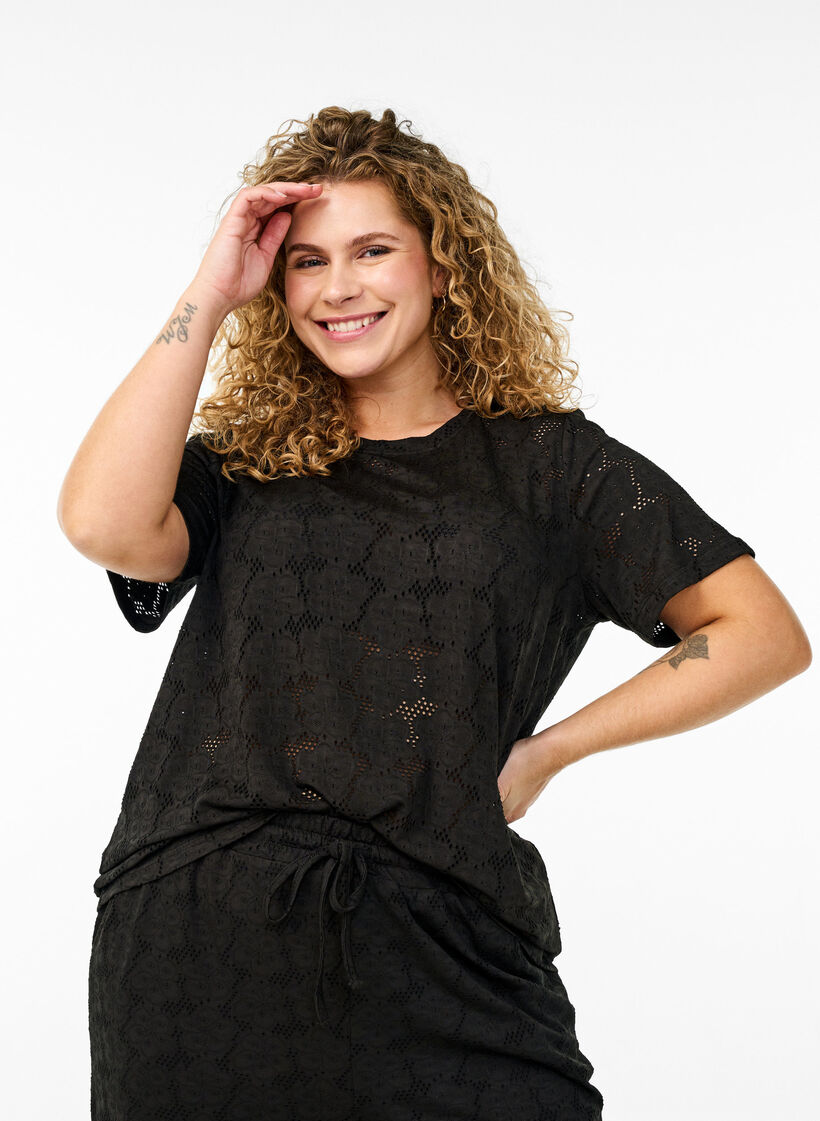FLASH - T-skjorte med maljemønster, Svart, Model image number 0