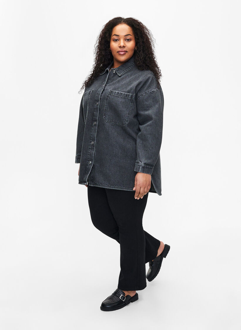 Løstsittende denimjakke med knapper, Grey Denim, Model image number 2