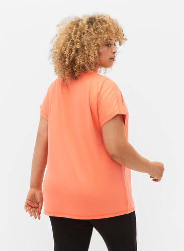 Kortermet trenings T-skjorte, Living Coral, Model image number 1