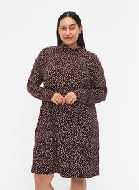 FLASH - Kjole med lange ermer og turtleneck, Fudge Dot, Model