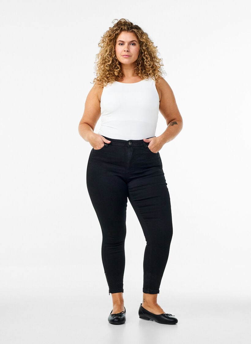 Cropped Amy jeans med glidel&aring;s, Svart, Model image number 0