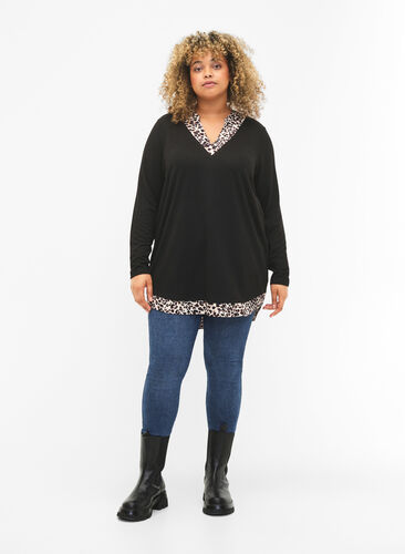 Bluse med lange ermer og «look a-like»-skjorte, Black Leo AOP, Model image number 2