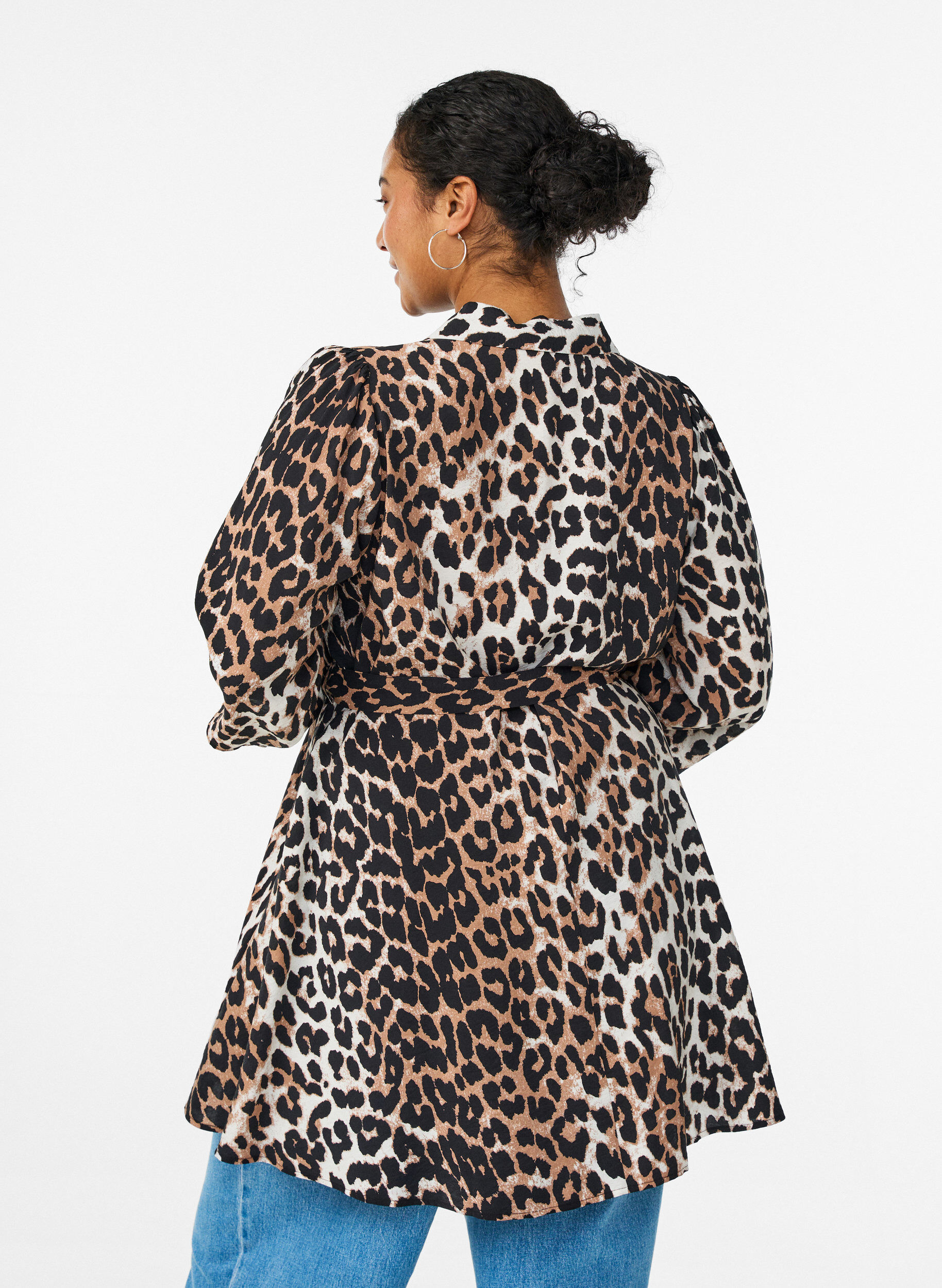 Zizzi Patterned tunic with a tie-belt and 3/4 sleeves, Brown, Model image number 2