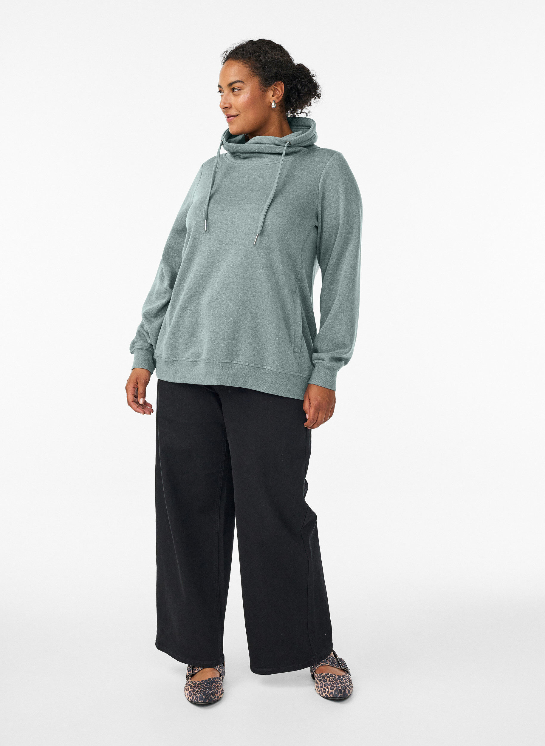 ZizziGenser med h&oslash;y hals og lommer, Gr&oslash;nn, Model image number 1