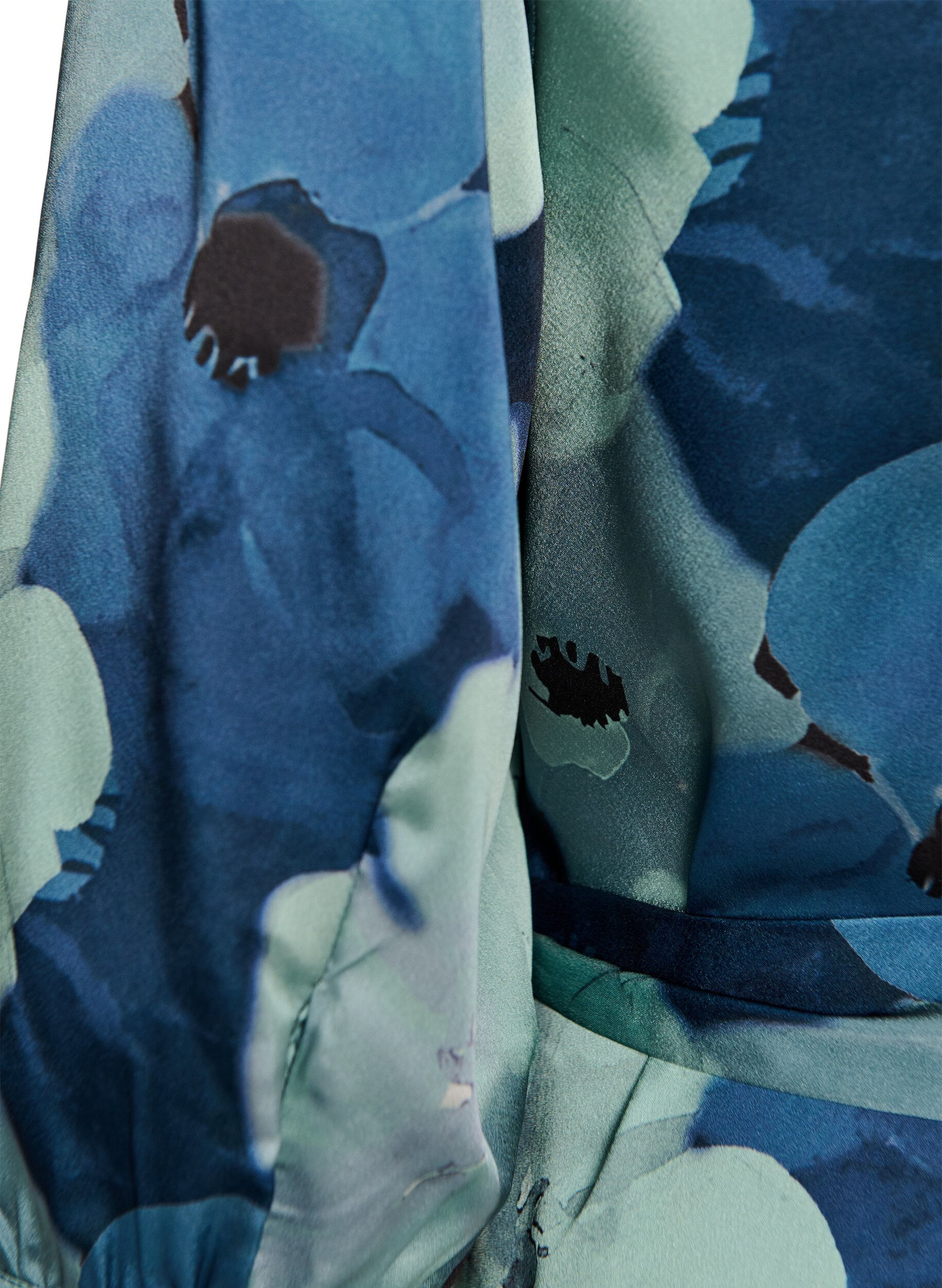 Zizzi Blomstret omslagskjole med 3/4 ermer, Mixed colours, Packshot image number 3