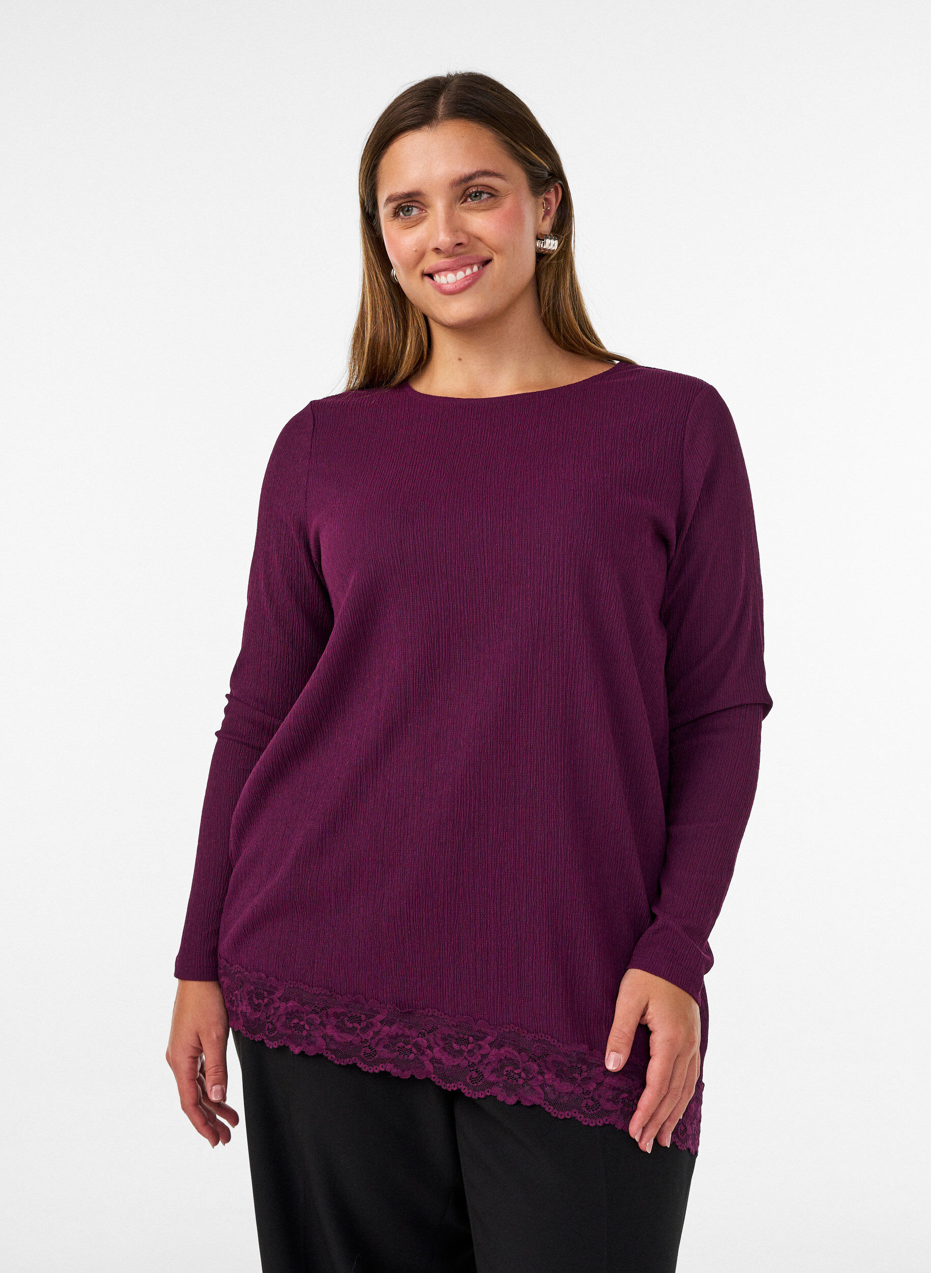 ZizziJerseybluse med asymmetrisk blondedetalj, Lilla, Model image number 0
