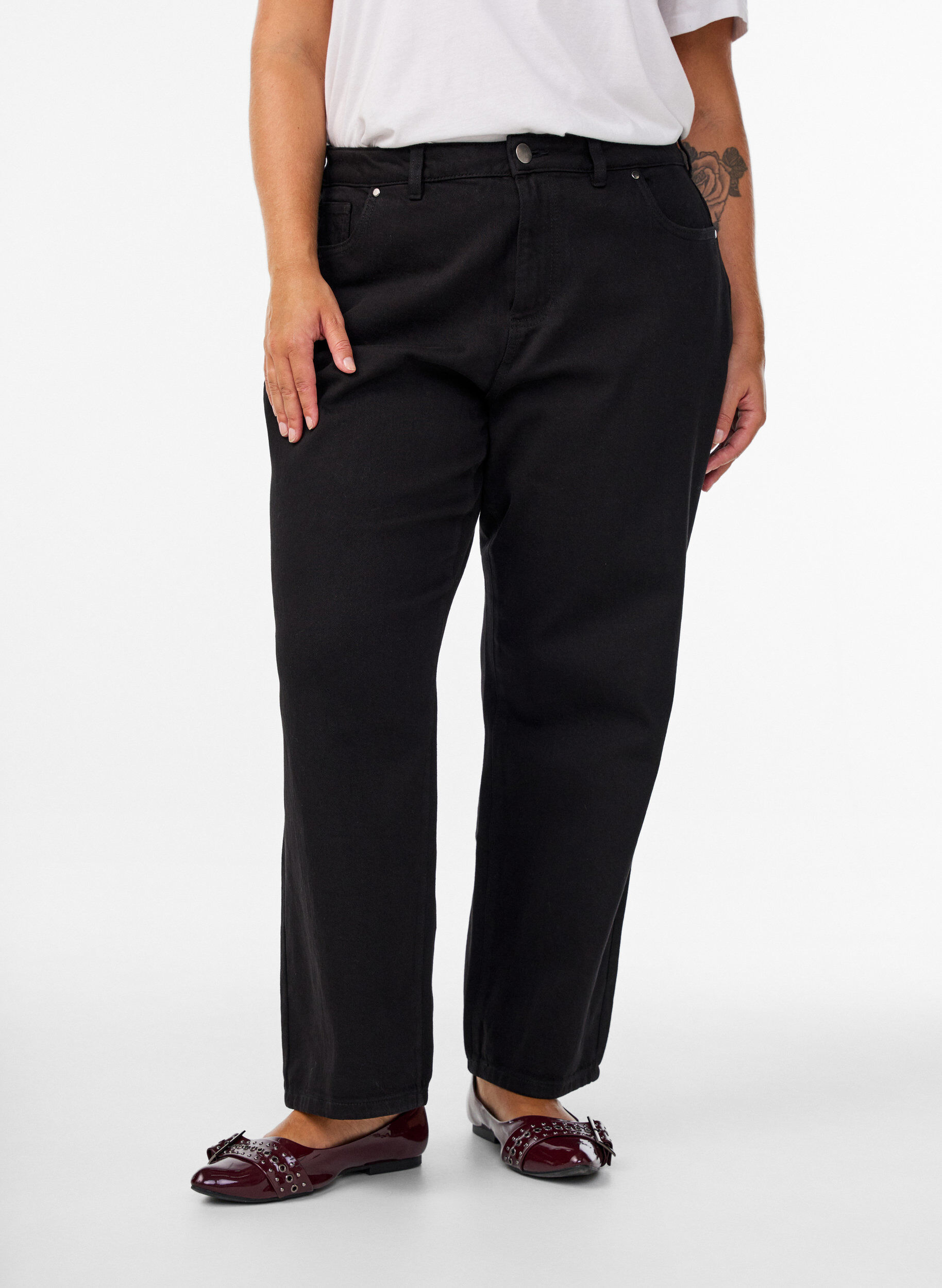 ZizziL&oslash;se jeans med avkortet lengde, Svart, Model image number 2