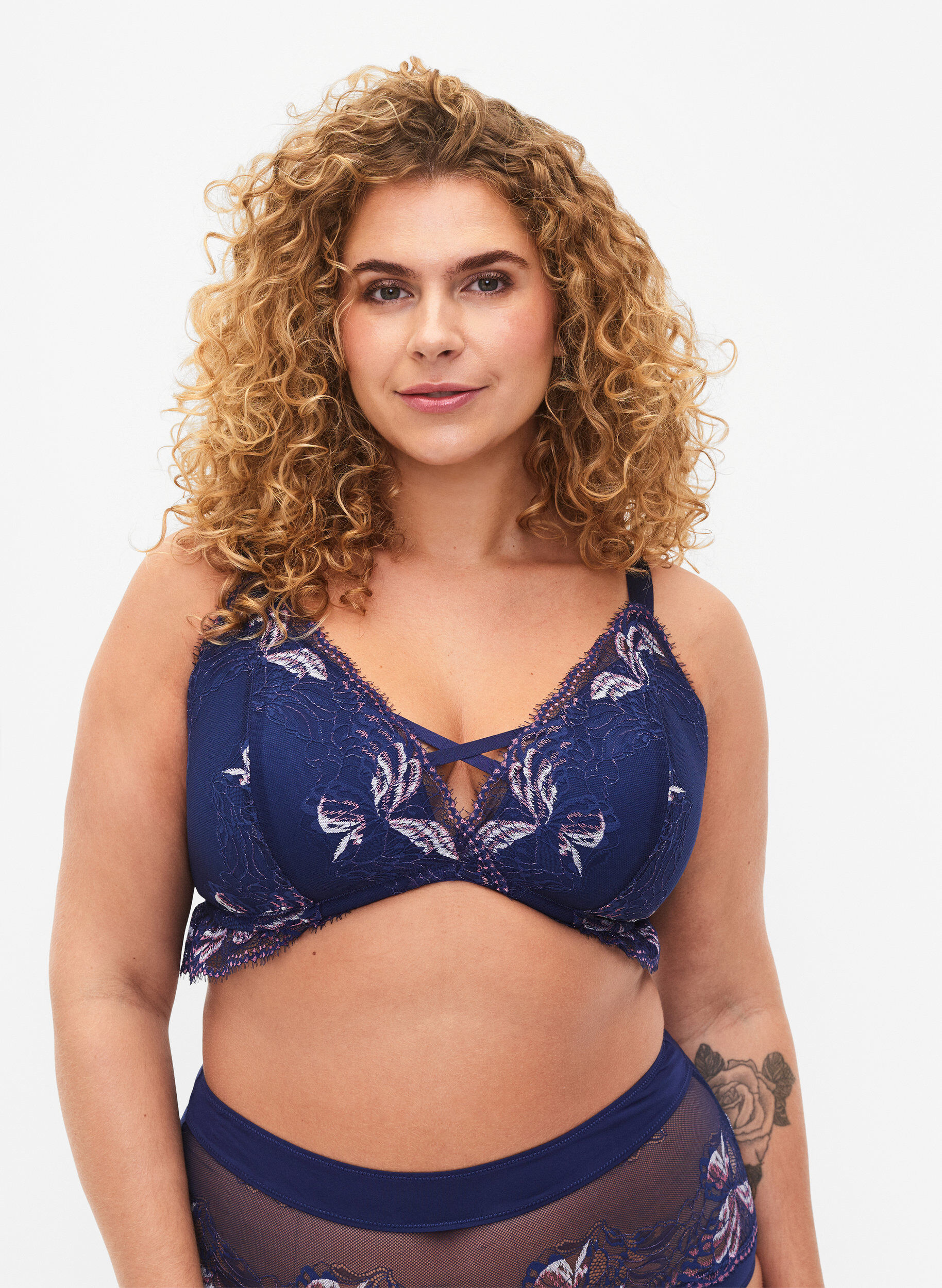 Svarte bralettes