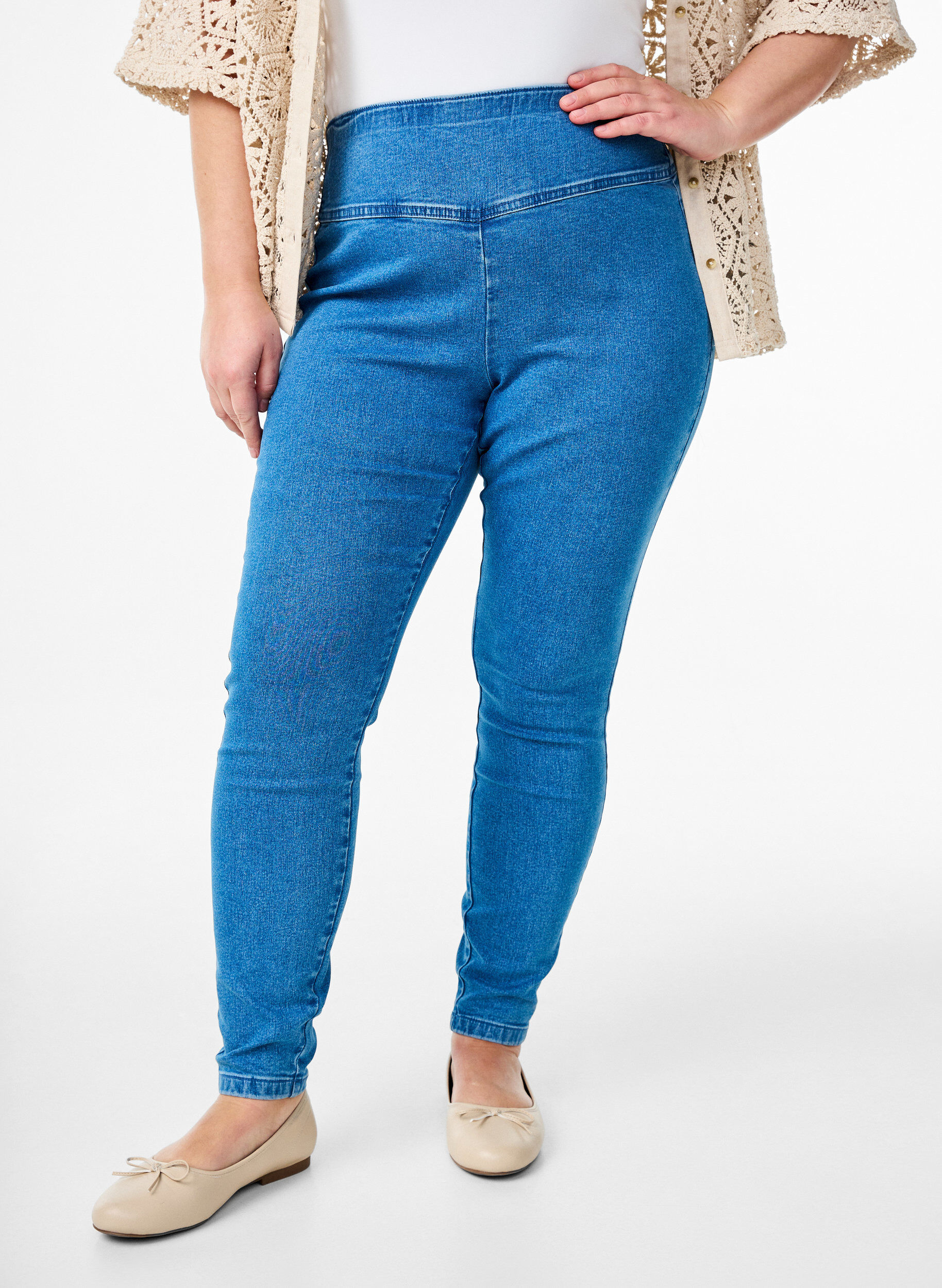 ZizziElastiske jeggings med h&oslash;y midje, Bl&aring;, Model image number 2