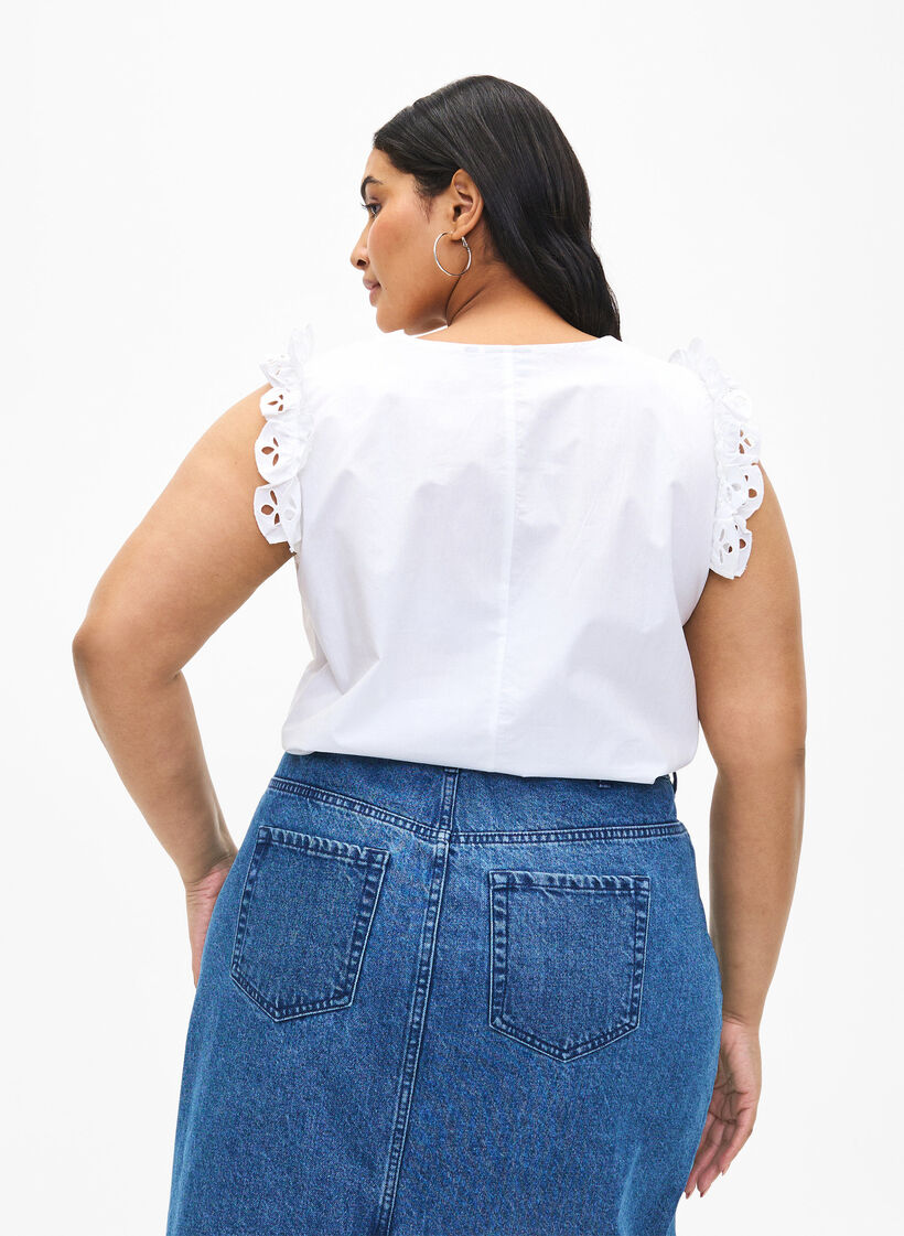 Ermeløs bomullstopp med volanger, Hvit, Model image number 2