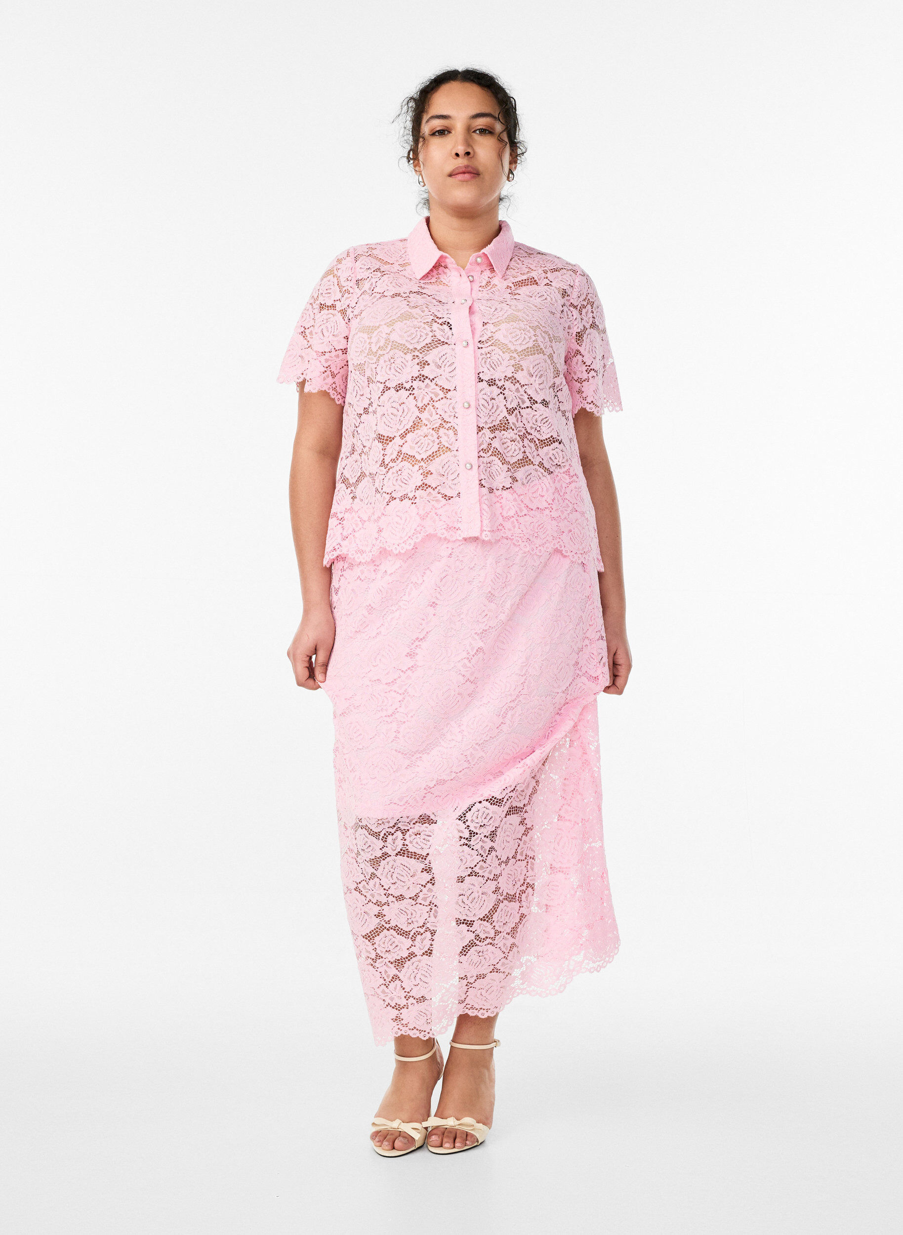 Zizzi Skjortebluse i blonde med perleknapper, Rosa, Model image number 1