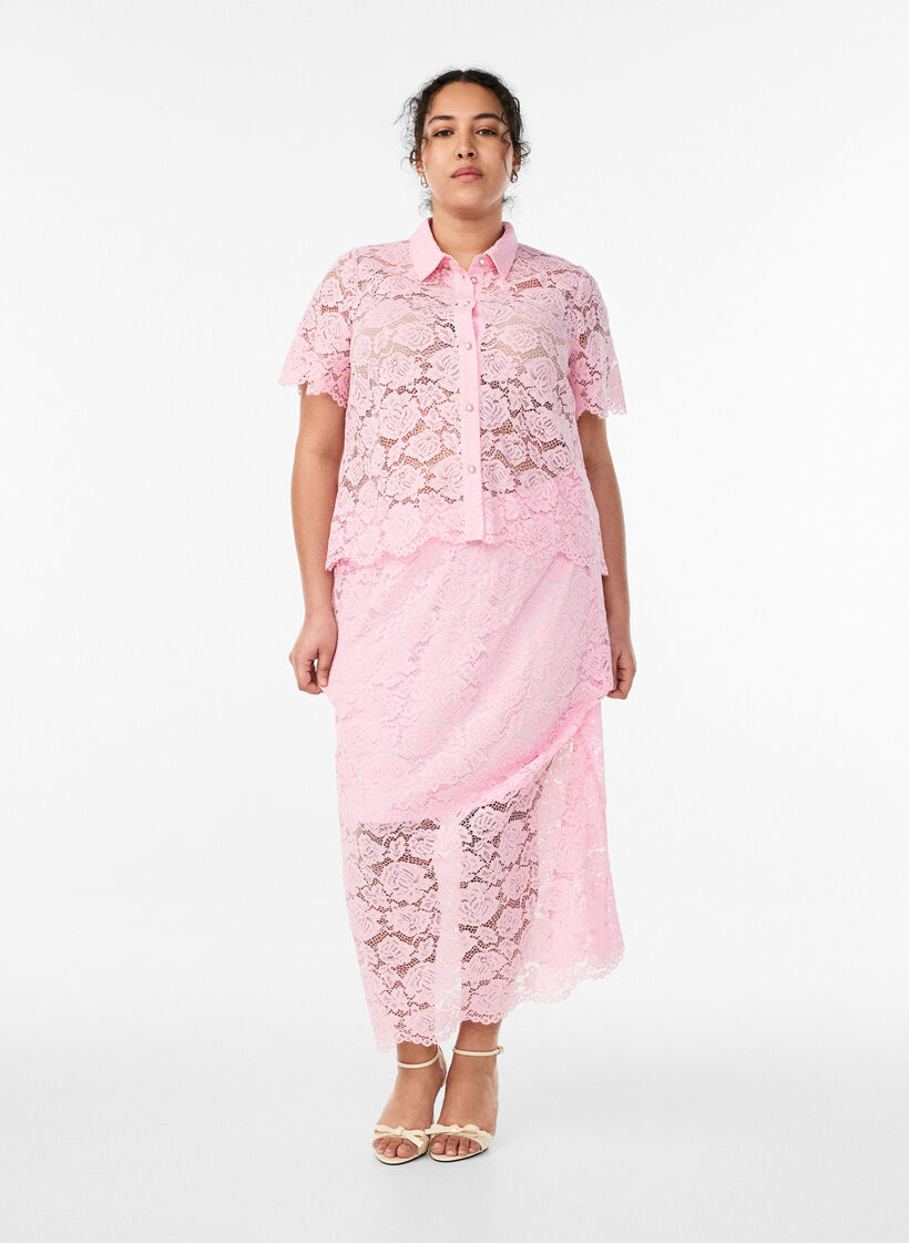 Skjortebluse i blonde med perleknapper, Rosa, Model image number 1