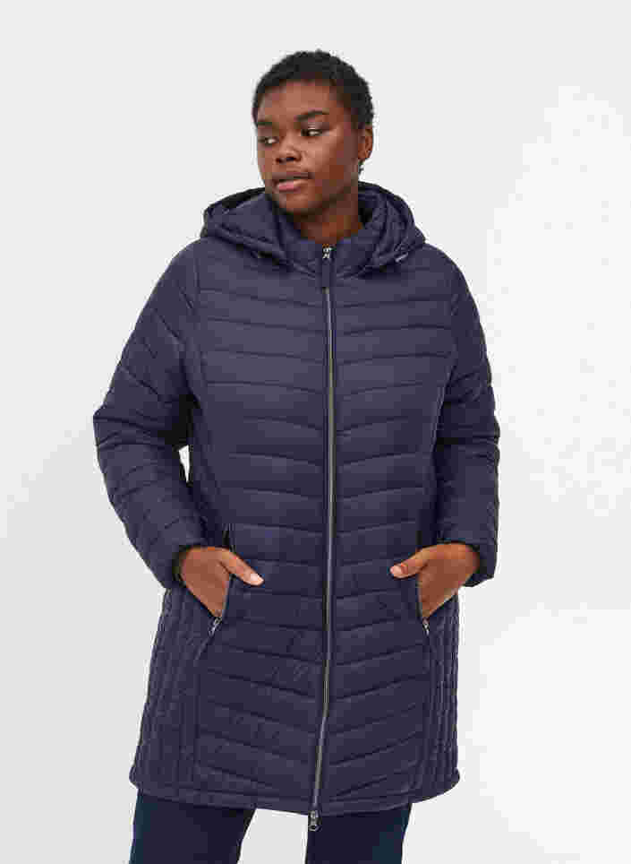 Lett jakke med quiltet mønster, avtagbar hette og lommer, Navy Blazer, Model image number 0