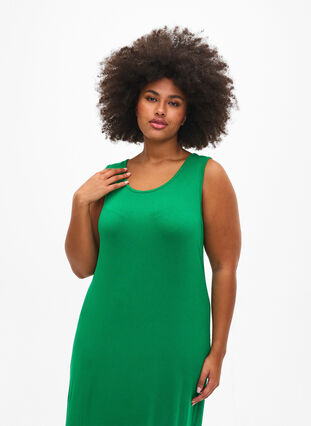 Ermeløs kjole i ribbestrikket viskose, Jolly Green, Model image number 2