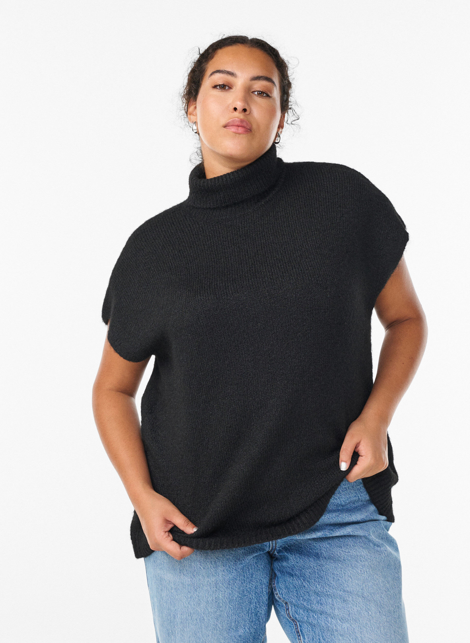 Ermel&oslash;s strikket vest med h&oslash;y hals, Svart, Model