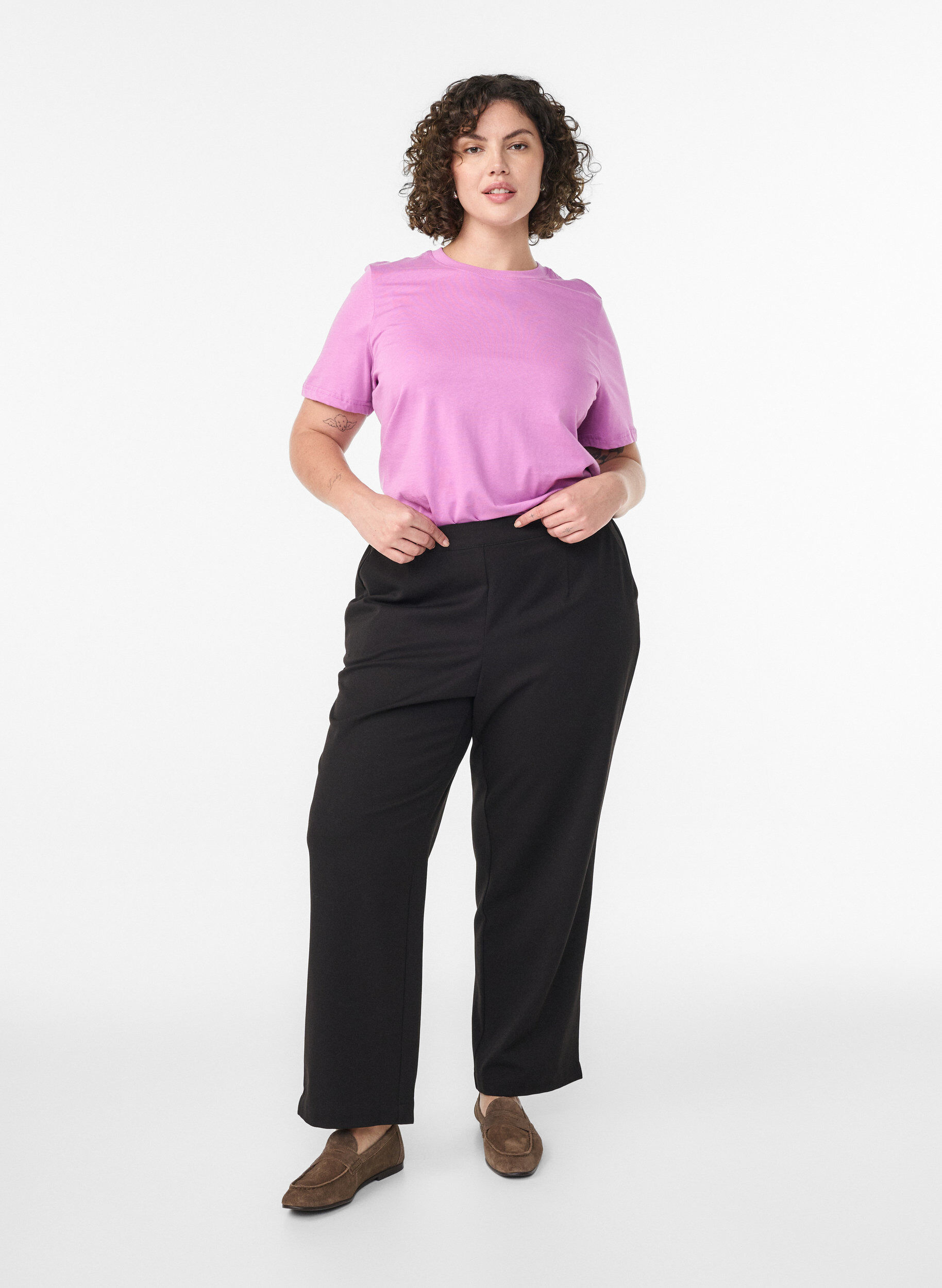 Zizzi Basic T-skjorte i bomull med rund hals, Lilla, Model image number 1