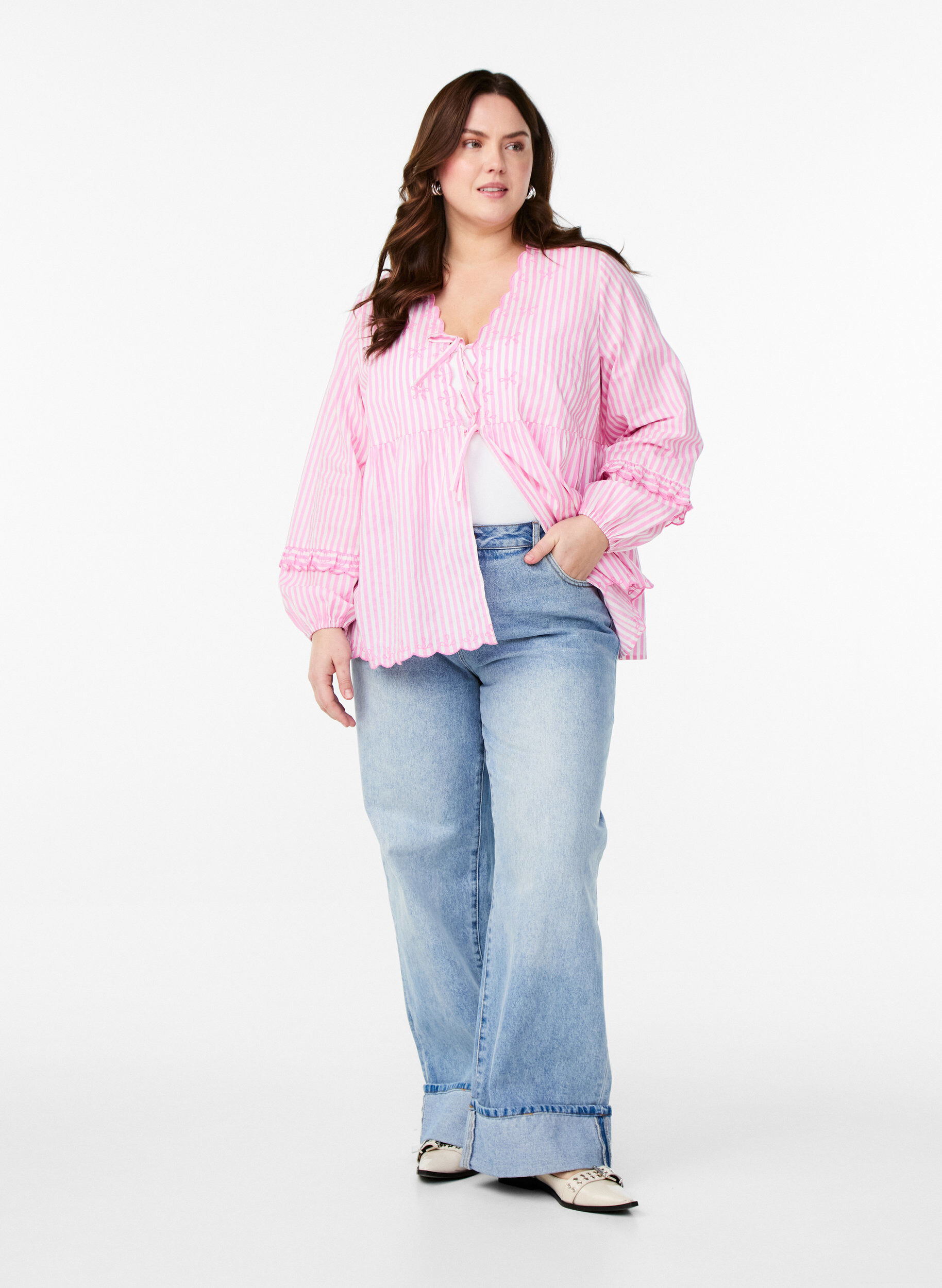 Zizzi Bluse med &aring;pen front og broderte detaljer, Rosa, Model image number 1