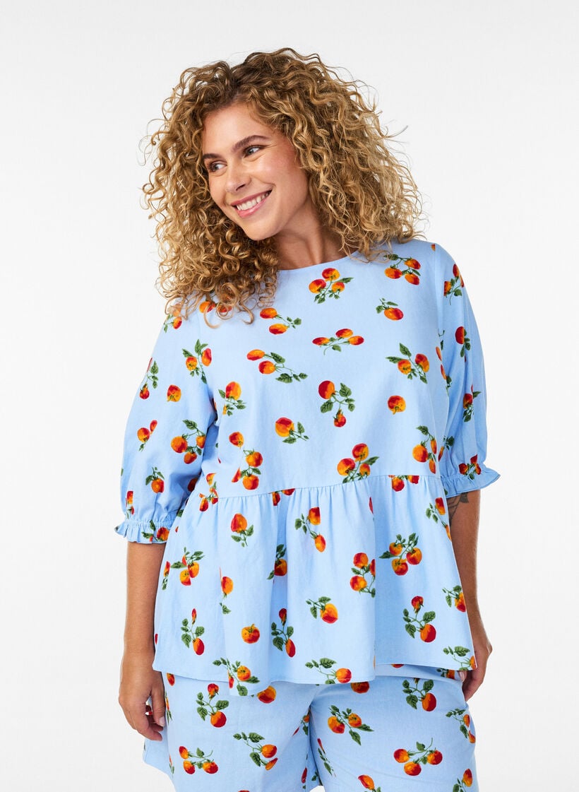 Bluse i bomull med tomattrykk og peplum, Bl&aring;, Model image number 0